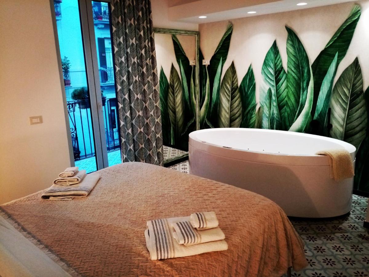 Sonnino Suite Jacuzzi Apartment Bari Exterior foto